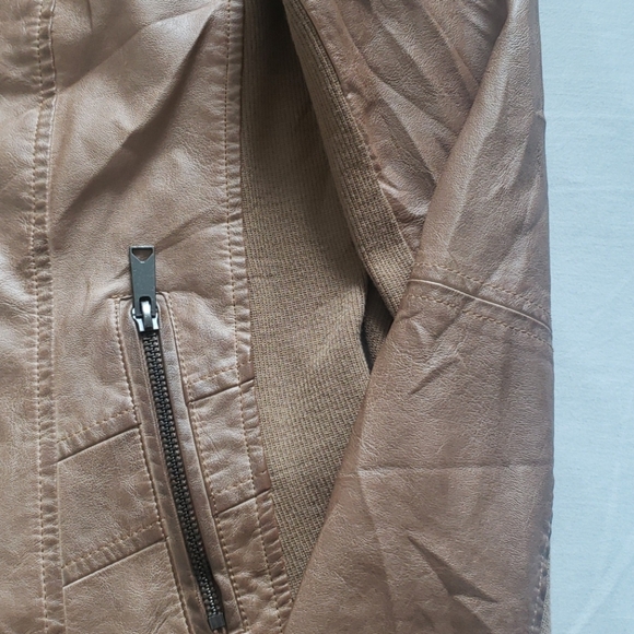 Valerie Stevens Faux Leather Jacket - Picture 4 of 9